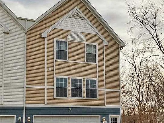 3rd image of 1123 SE Village View Ln