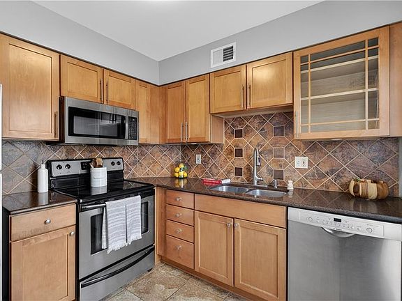 5th image of 4430 Jarboe St APT 6