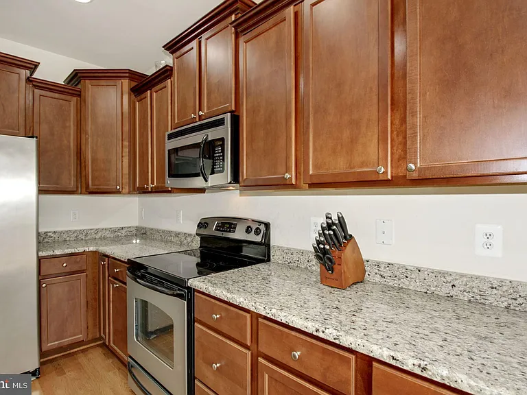 2221 Congresbury Pl — Photo 7