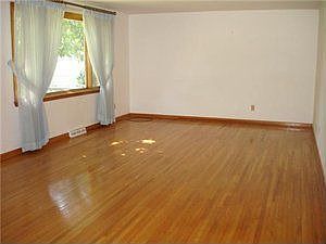 5th image of 312 Mill St