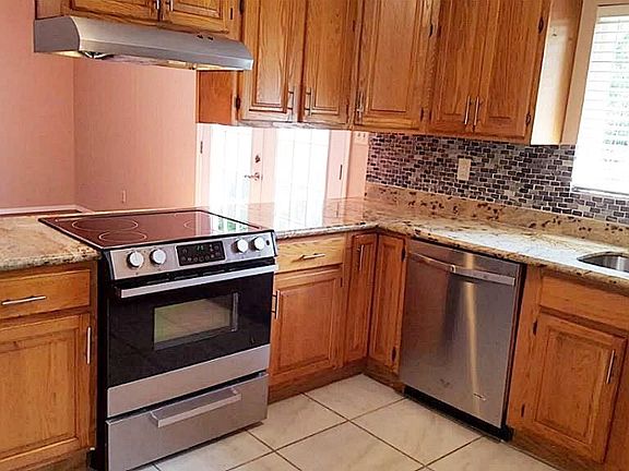 4th image of 602 Stonewall Dr