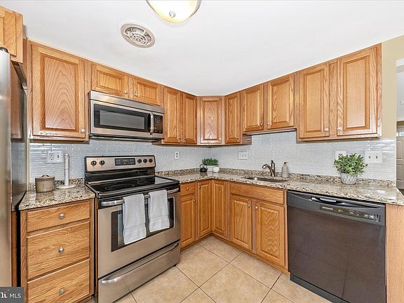 2nd image of 20559 Strath Haven Dr