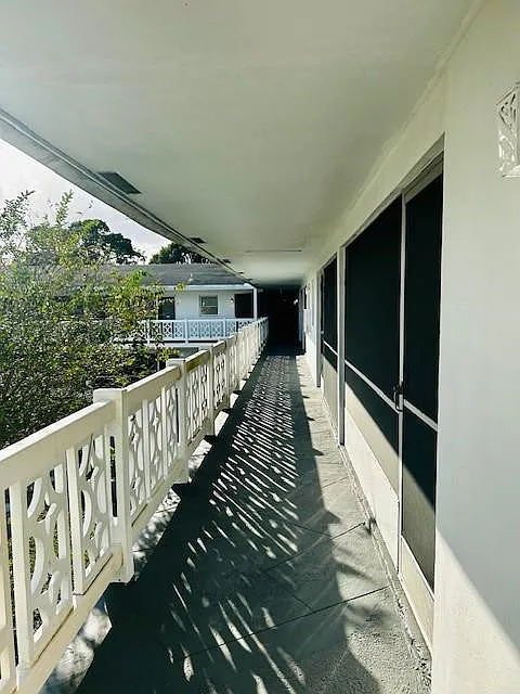 1711 NW 46th Ave — Photo 2