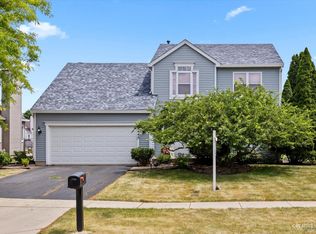 1443 Knotty Pine Dr, Elgin, IL 60123