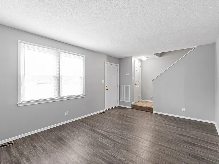 219 Taft Dr #2 — Photo 4