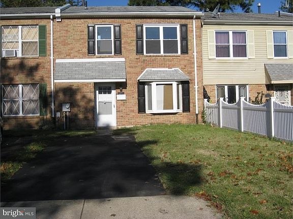 2nd image of 8209 Chelwynde Ave