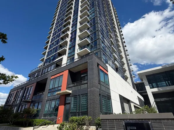 55 Eglinton Ave W #706, Mississauga, ON L5R 0E4