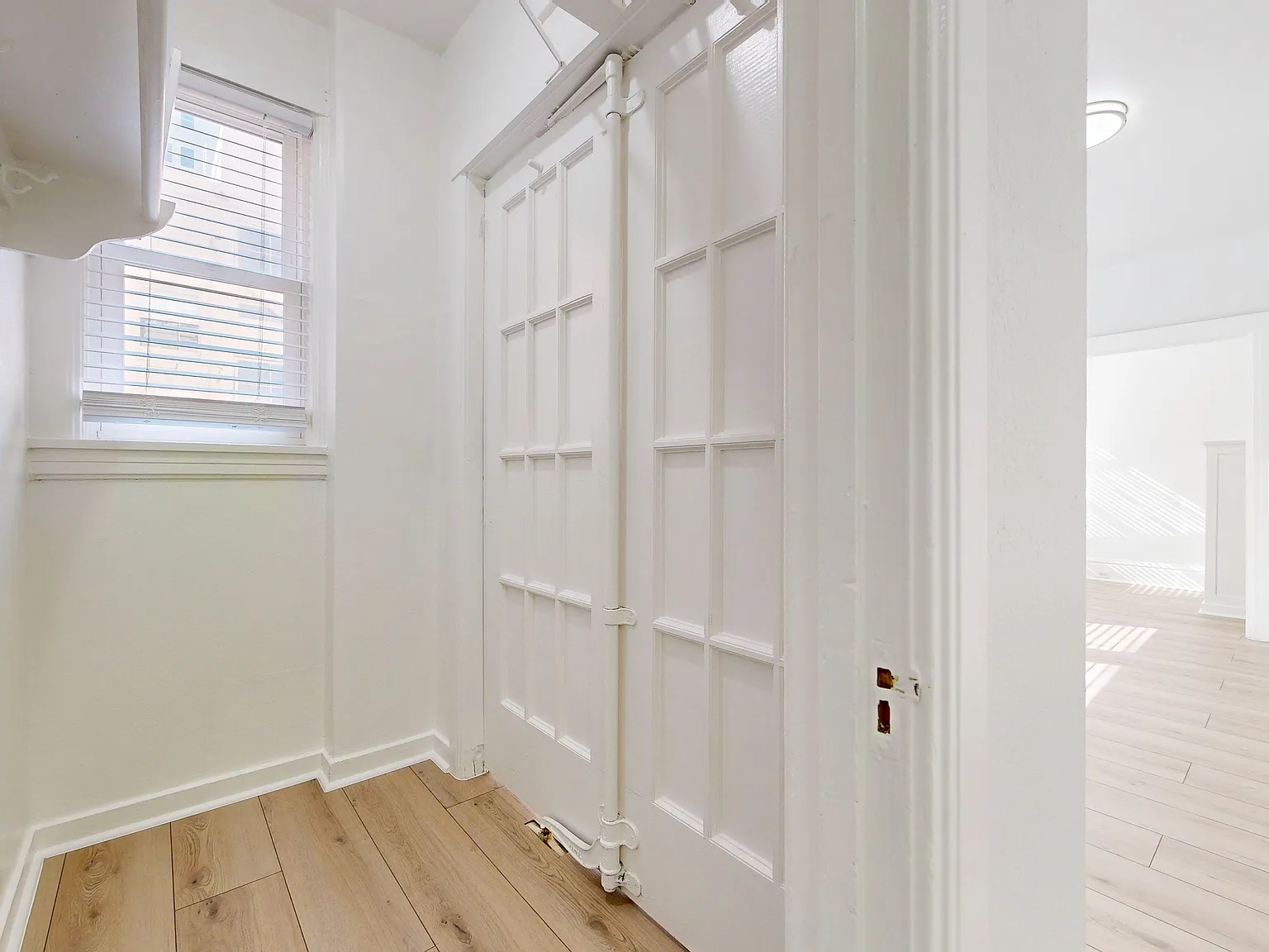 Lower Nob Hill Studio with Shared Laundry | Pet Friendly — Photo 3