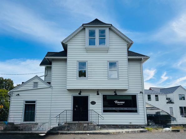 66 Church Ln