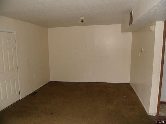 3rd image of 1927 W Riverview Ave