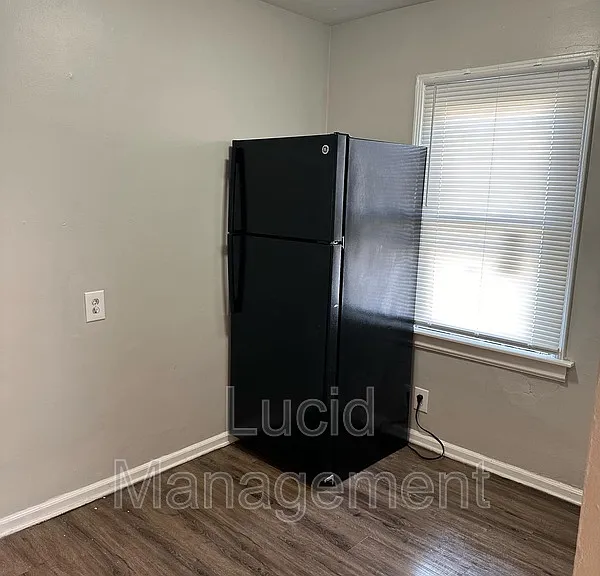 3601 Parthenia Ave — Photo 4
