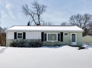 6133 Oak Knoll Dr, Woodbury, MN 55125