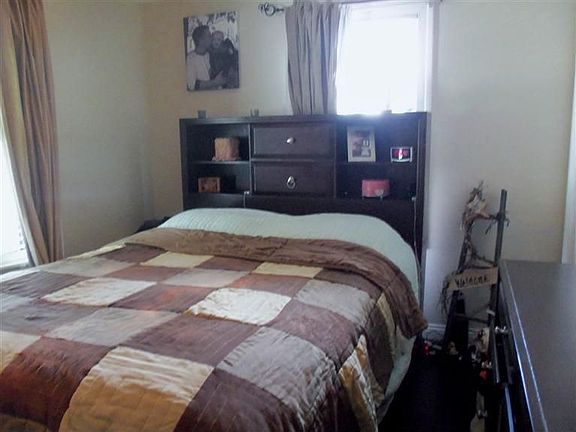 5th image of 560 Pauline Dr
