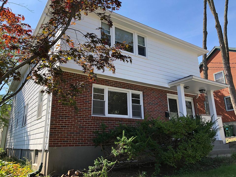 No Fee! Apartment on second floor of 2 family house located on dead end street in great neighborhood! Bright, sunny apartment on second floor of two family house located on dead end street in great neighborhood. Ten minute walk to restaurants, shops, a