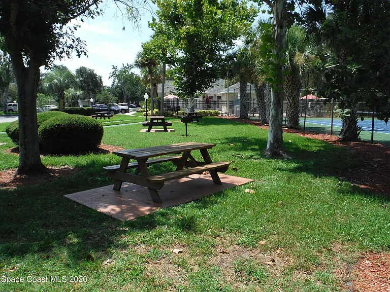 3510 Sable Palm Ln #E — Photo 23