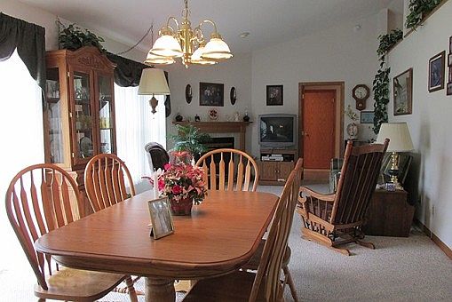 4th image of 1615 Wedgewood Dr