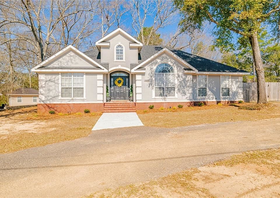 1st image of 10040 Blakewood Dr N
