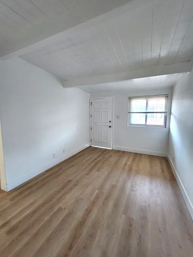 1 bed, 1.0 bath, 700 sqft, $1,629 — Photo 2