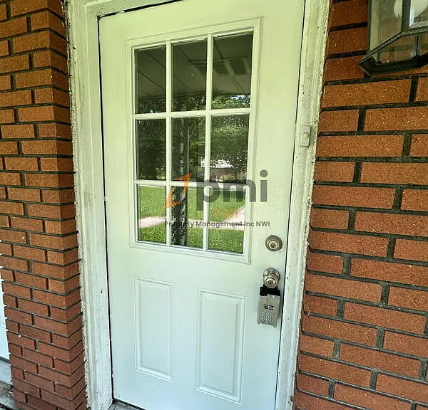 5929 Jefferson St — Photo 12