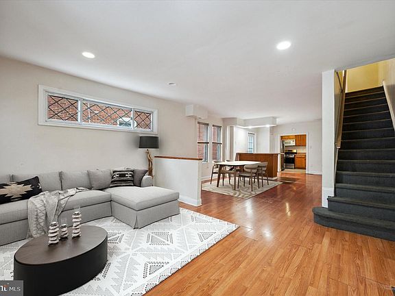 4th image of 122 Lexington Ave