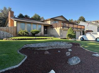 219 Rockwood Dr, Richland, WA 99352