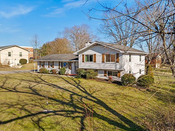 2nd image of 2100 Peerless Rd NW