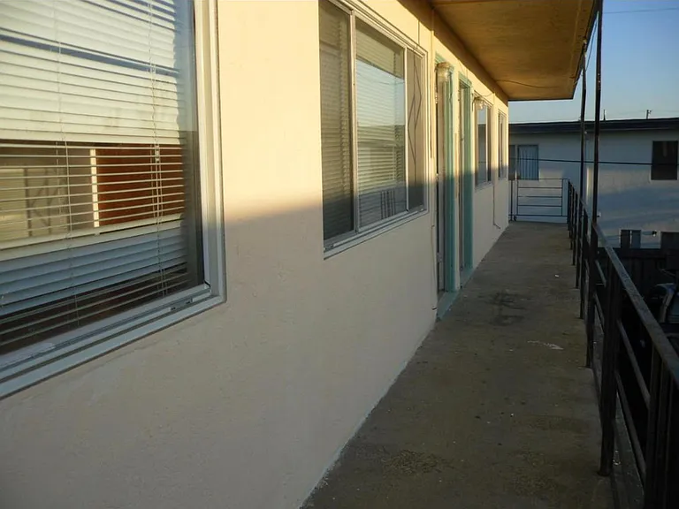 466 Shepherd Ave #2 — Photo 2