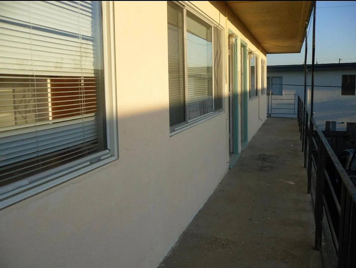 Building Photo - 466 Shepherd Ave #2