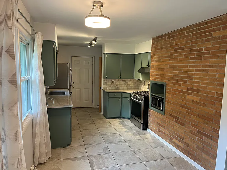 3818 Robin Ln — Photo 9