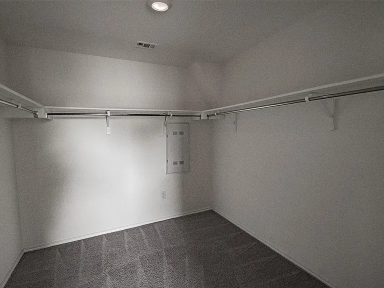 6412 Carriage Pines Dr — Photo 28