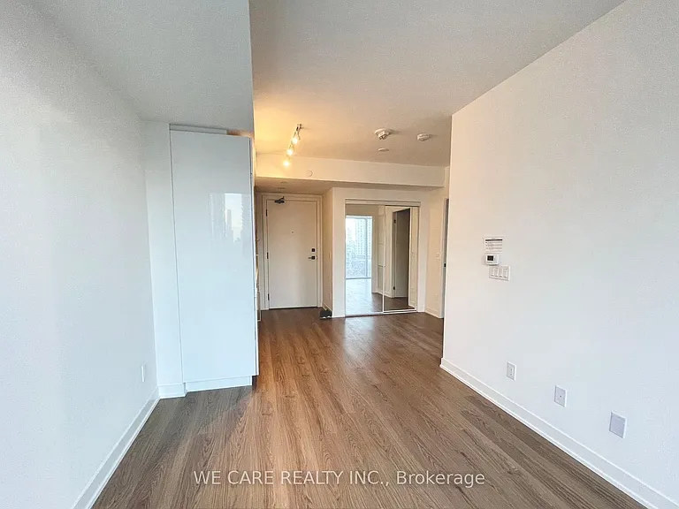 319 Jarvis St #1001 — Photo 5
