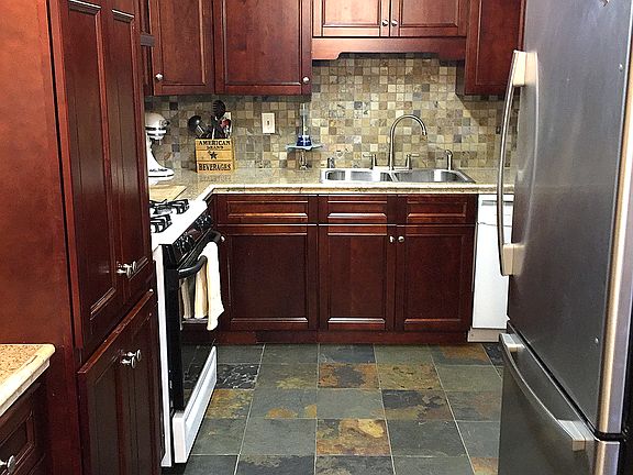 4th image of 25985 Pueblo Dr
