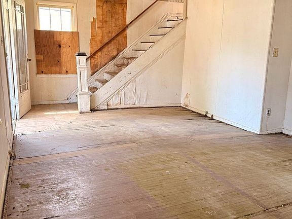 5th image of 311 Prospect St