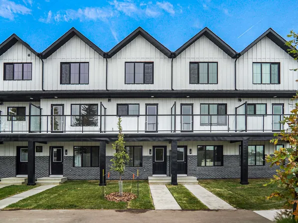 29 Airport Rd NW #3, Edmonton, AB T5G 0W7