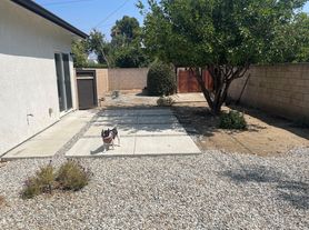 15842 Mayall St, North Hills, CA