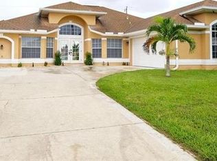 3829 Agualinda Blvd, Cape Coral, FL 33914