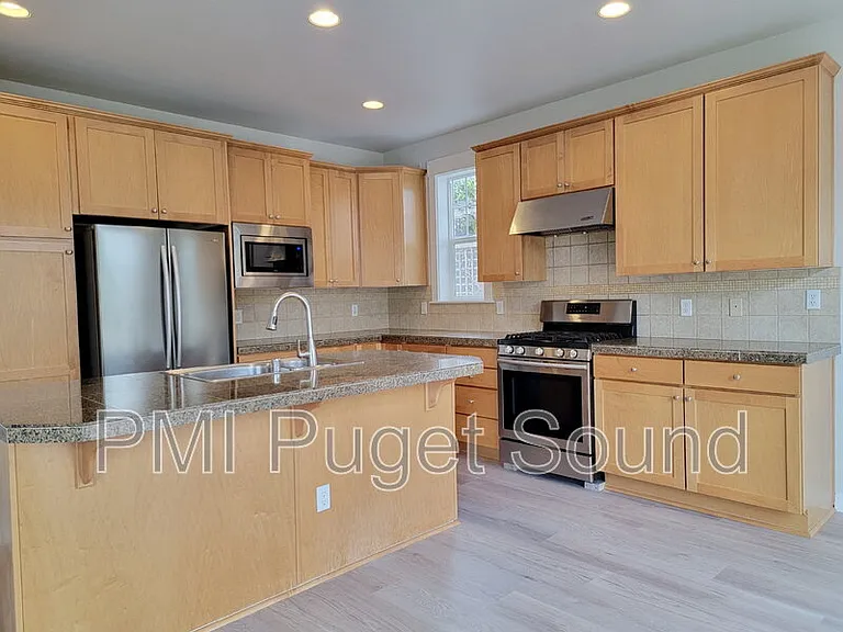 576 Mount Baker Pl NE — Photo 4