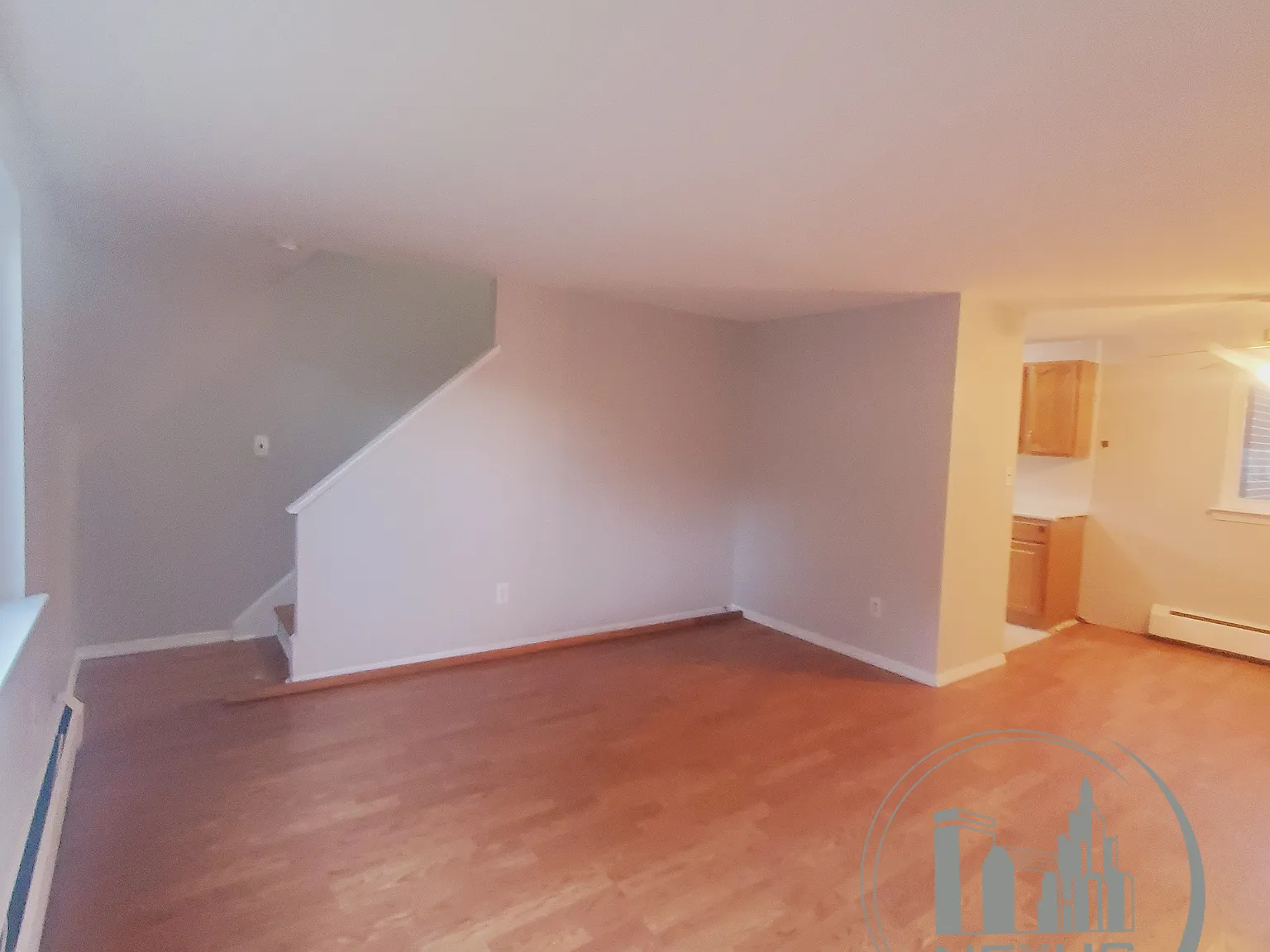 2 bed, 800 sqft, $2,300 — Photo 2
