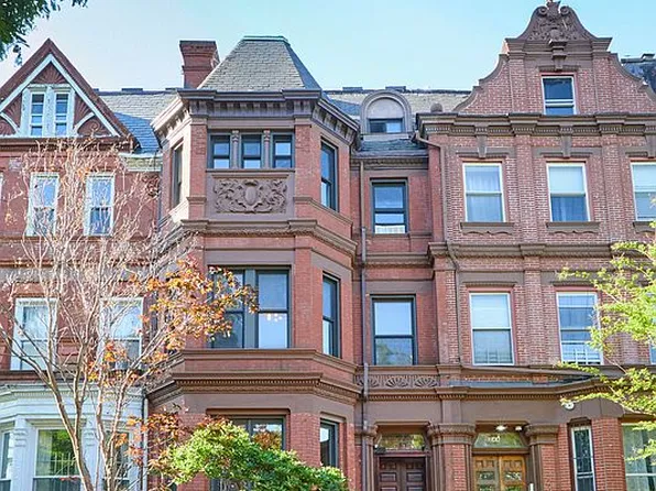 246 Gates Ave, Brooklyn, NY 11238
