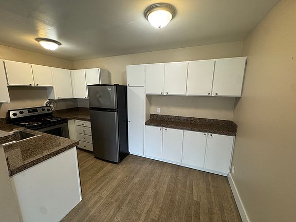 3rd image of 601 Melrose Ave E #48