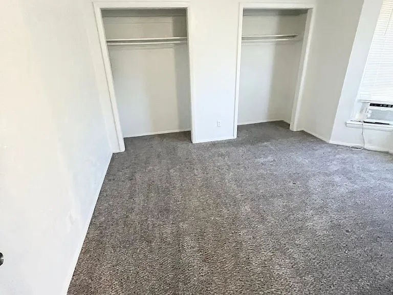 4810 Gaston Ave — Photo 33