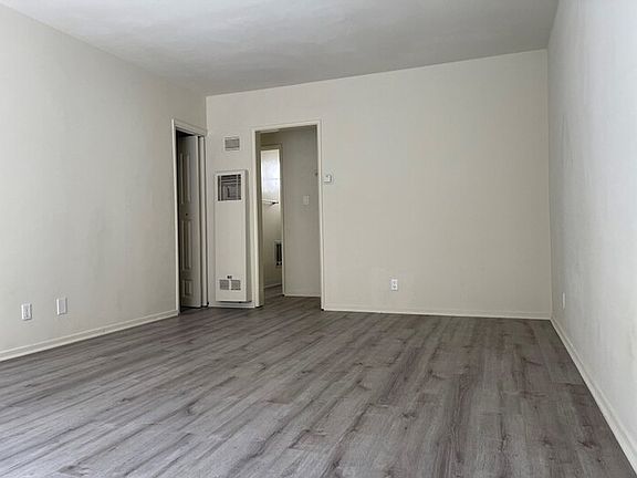 3rd image of 3351 Mentone Ave APT 2