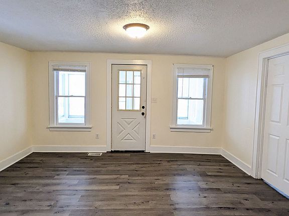 2nd image of 1132 E Broadway Ave