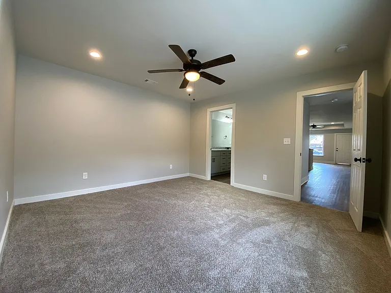 6228 Burbank Crossing Loop — Photo 24