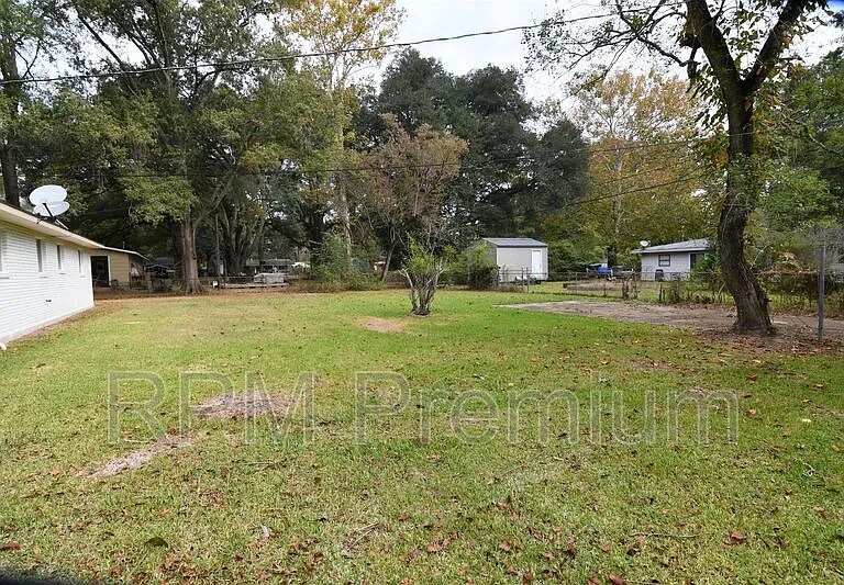 2424 Toledo St — Photo 24