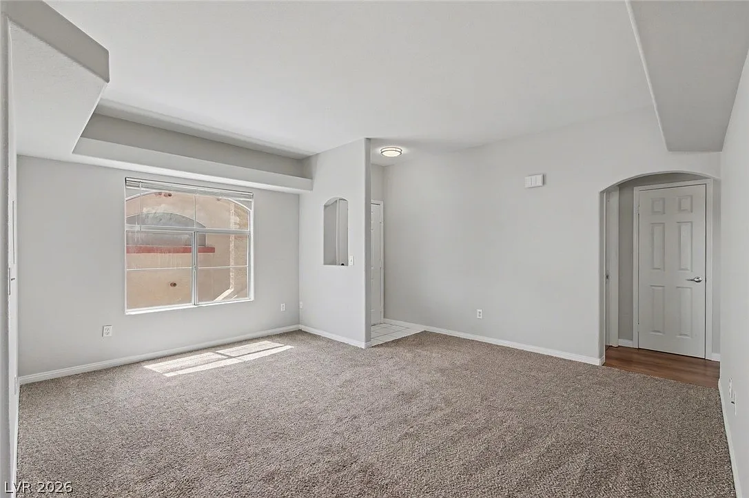 3 bed, 2.0 bath, 1112 sqft, $1,700 — Photo 2