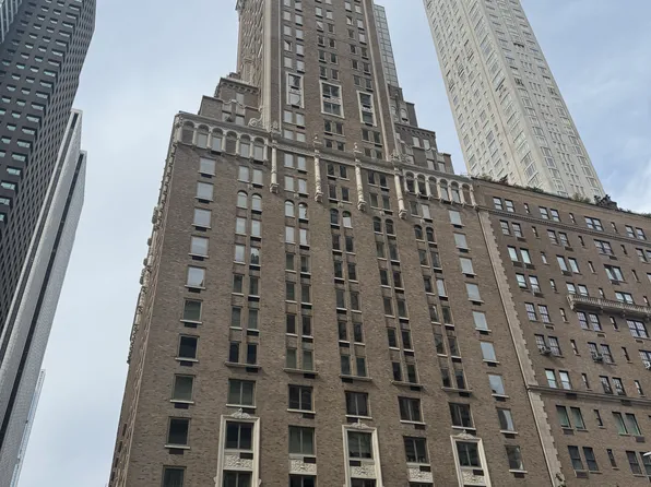 502 Park Avenue image 2 of 12