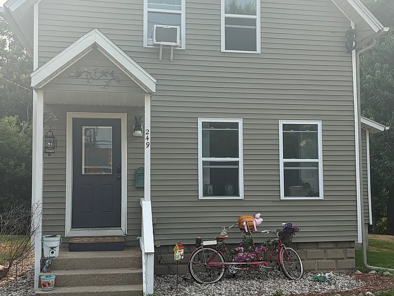 249 East St — Photo 12