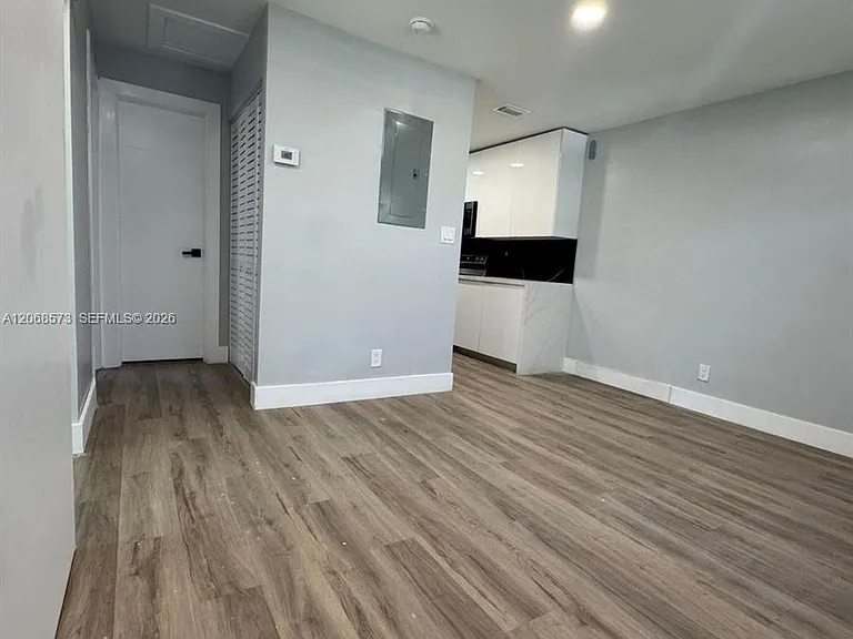 2865 NE 13th Ave — Photo 6
