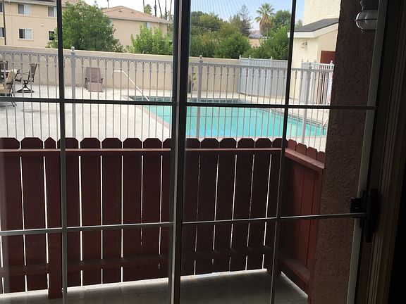 3rd image of 21529 Saticoy St APT 114